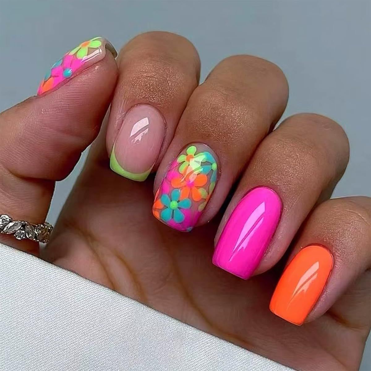 Flower Press on Nails Medium Square Fake Nails Pink Orrange False Nails Cute Colorful Floral Glossy Glue on Nails Spring Summer Artificial Acrylic Stick on Nails for Women Manicure 24 Pcs