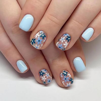 Tyuimhx Blue Flowers Press on Nails Square Short Fake Nails Light Blue False Nails Glossy Full Cover Stick on Nails Acrylic Spring Floral Artificial Nails for Women Girls Glue on Nails 24Pcs