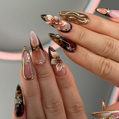24 Pcs Spring Press on Nails Short Almond,YEFIUO French Nail Tips Fake Nails Press ons Acrylic Nail Kit Cool 3D Metal Charms Flower Pearl Design Nail Art Glue on Nails Full Cover False Nails for Women