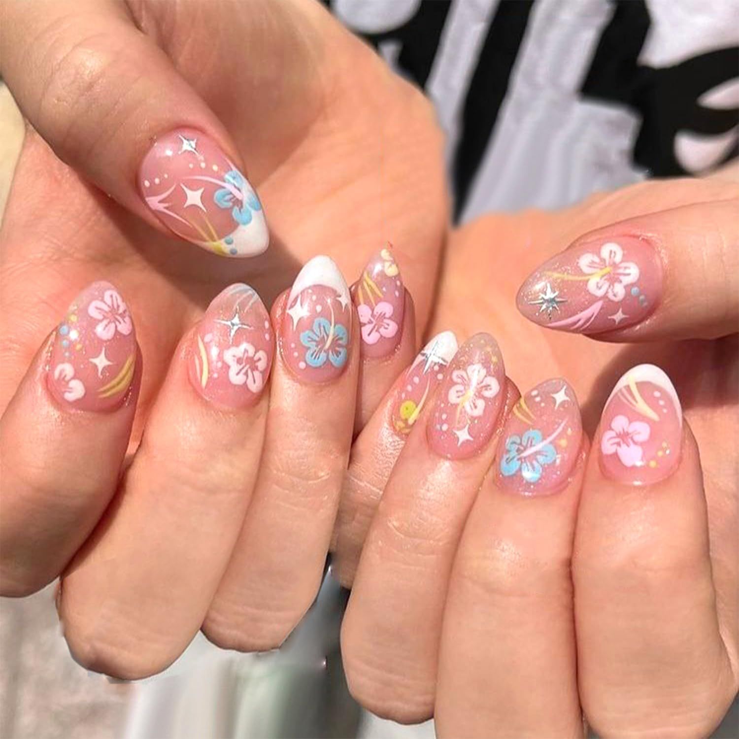 24pcs Spring Summer Flower False Nails French Tip Floral Press on Nails Glue on Short Almond Nail Glossy Artificial Acrylic Fake Nail Reusable for Women