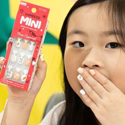 KISS imPRESS Mini Press-On Nails Manicure for Kids, Bunny and Carrort Design, Beginner Nail Art Set with Nail File &amp; 20 Fake Nails