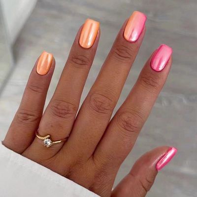 MISUD Square Press on Nails Medium Fake Nails Glossy Glue on Nails Summer Bright Pink Orange Ombre Chrome Acrylic Nails Pearl Flash Artificial Nails Squoval Aurora False Nails with Design 24 pcs
