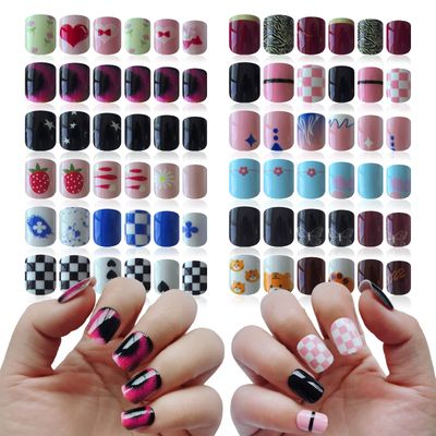 LoveOurHome 288pc Kids Press on Nails Short Square Fake Nails Cute Heart Animal Flower Star Design French False Artificial Fingernails Women Children Girls Manicure Decorations