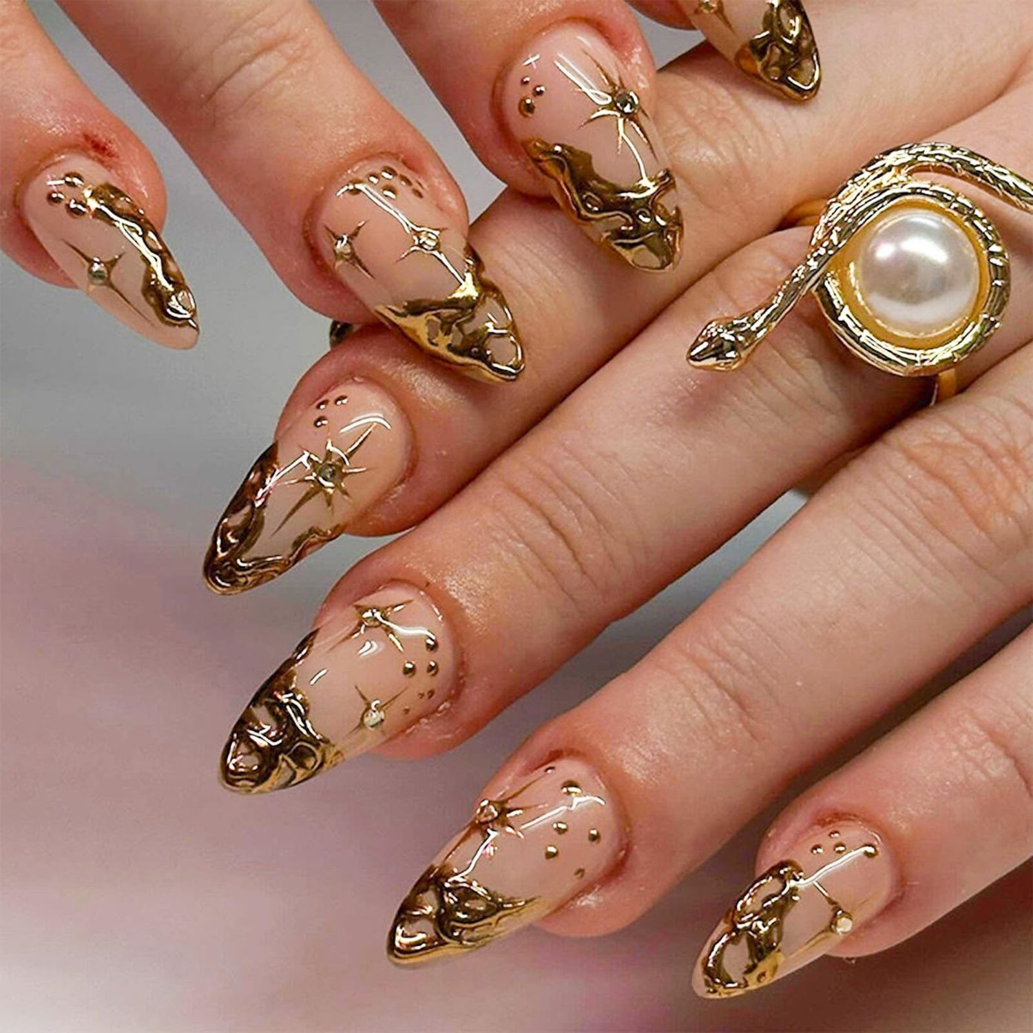 Gold Press on Nails Short Almond Fake Nails 3D Gold Irregularity Chrome Design Glue on Nails French Tip Acrylic False Nails Full Cover Star Stick on Nails for Women Manicure Art 24Pcs