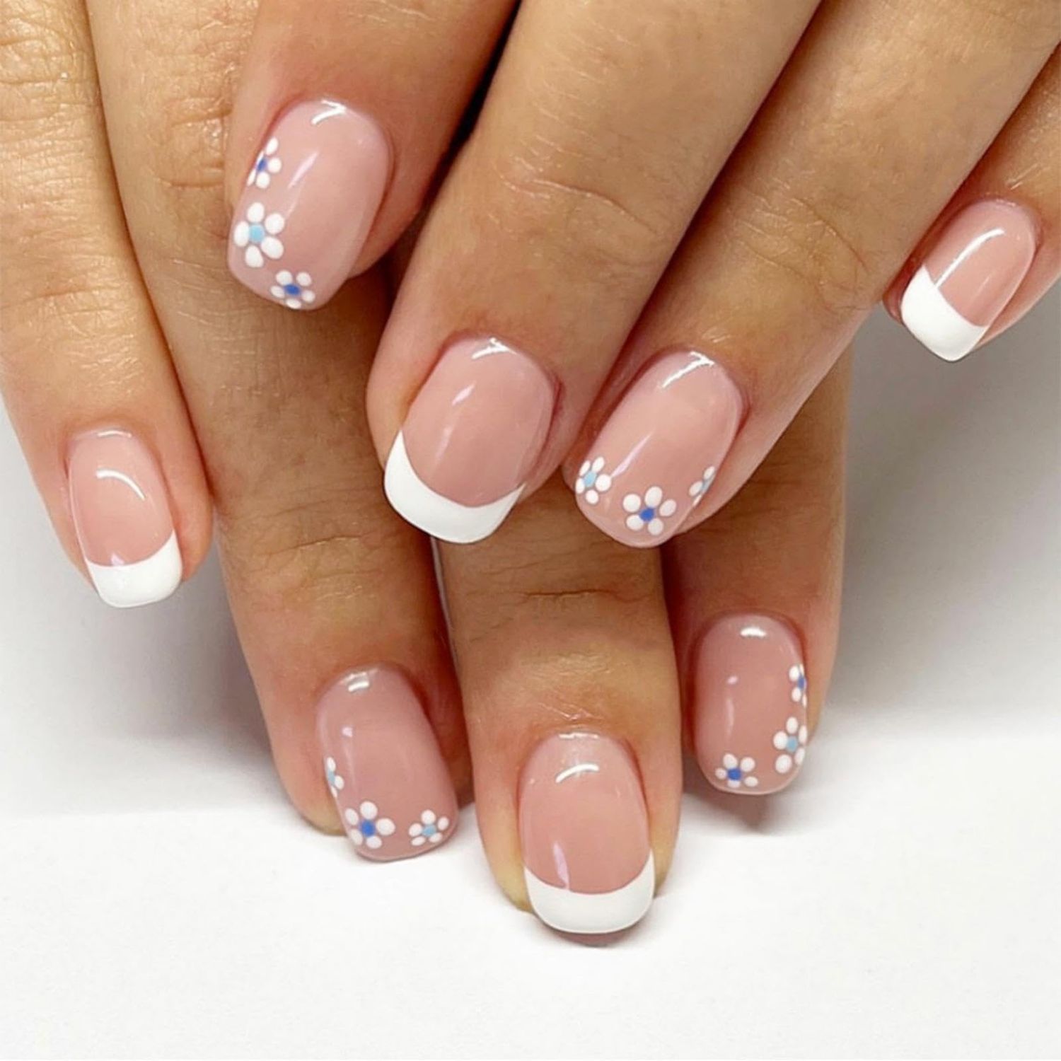 White French tips Press on Nails Short Square Fake Nails with Design White Flower Glue on Nails Nude Stick on Nails Glossy Spring Nails Reusable Summer False Nails for Women Girls Manicure 24pcs
