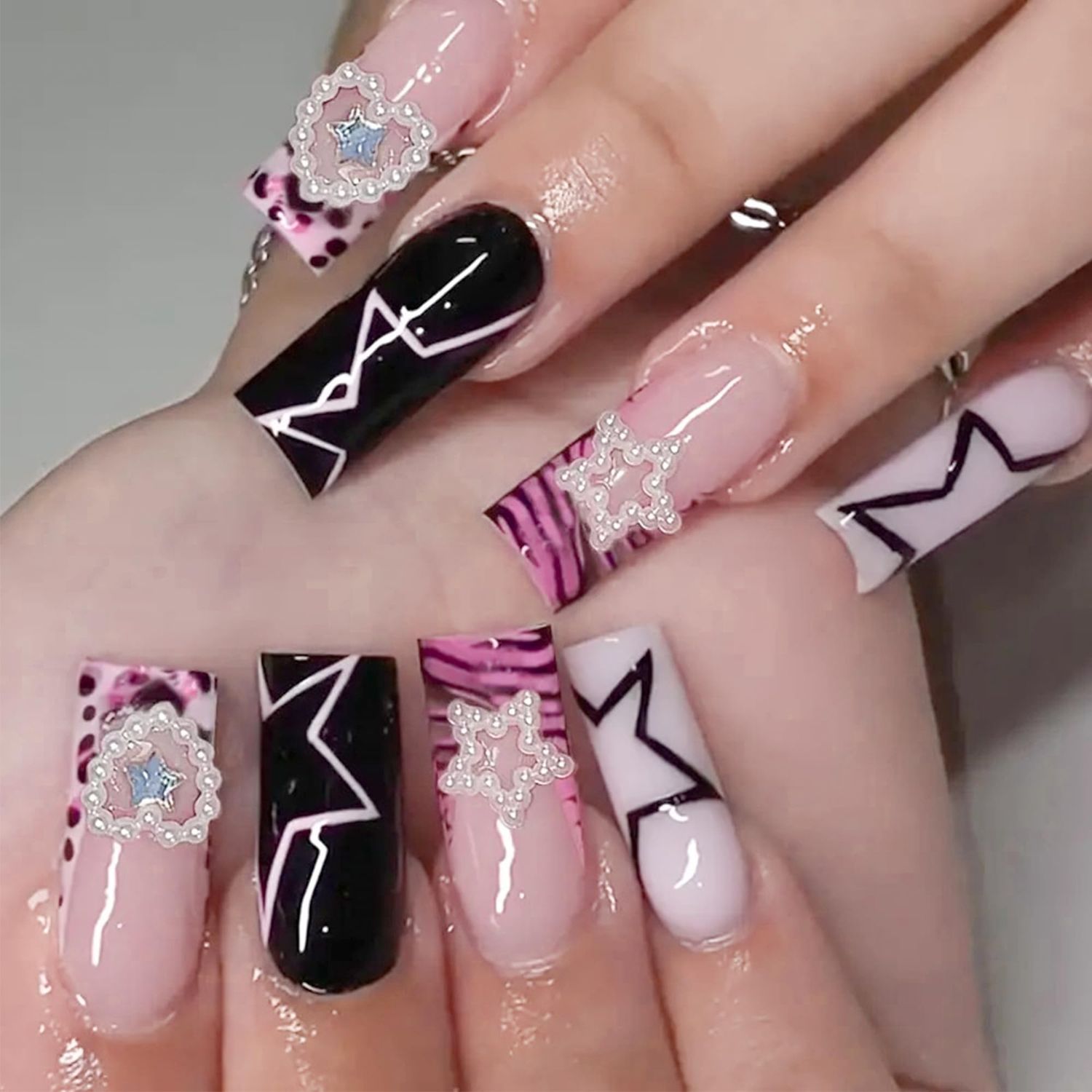 AEGYPIUS 24PCS Star Press On Nails Star Pearl Heart Shape Press On Nails Y2k Nails Acrylic Press On Nails Pink and Black French Tip Almond Fake Nails - Glue On Nails for Women (Star-Love)