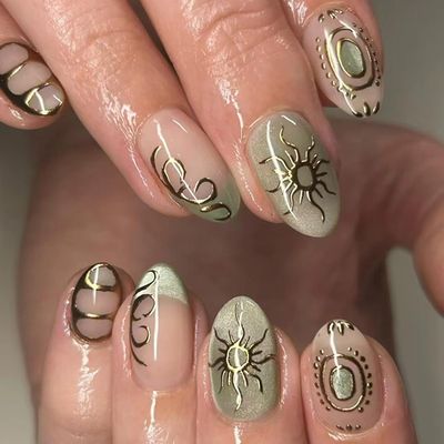 UEYRSEDB Green French Tip Press on Nails Short Almond Spring Fake Nails with 3D Gold Sun Design Green Glitter Glue on False Nail Glossy Goth Acrylic Artificial Stick on Nail for Women 24Pcs