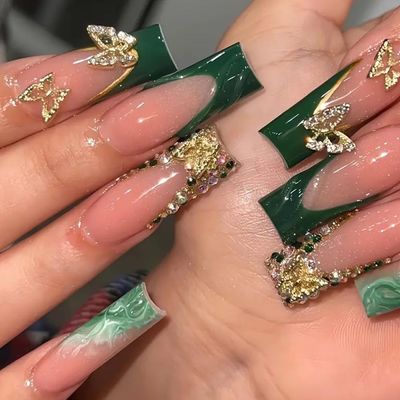 WAFOLOZE Nails Press on, Green French Tip Press on Nails Long Square Fake Nails with Glod Butterfly Charm Diamond Sparkling Design, Acrylic Artificial False Nails Press Ons Stick On Nails for Women