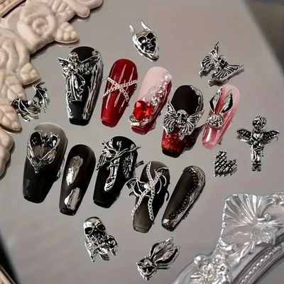 32PCS Halloween Nail Charms 3D Alloy Skull Nail Art Charms Gothic Retro Nail Jewels Gems Vintage Heart Cross Punk Nails Accessories Halloween Nail Art Decoration for Women Holiday Party DIY Manicure