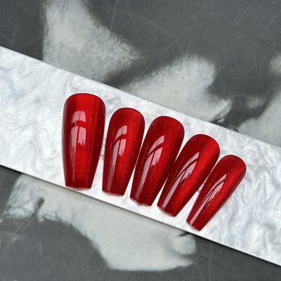 KKUUOO Wine Red Press on Nails Medium Coffin Fake Nails Gradient Design False Nails Shiny Acrylic Nails Full Cover Stick on Nails Christmas Press on Nails for Women Valentines Day Xmas Manicure