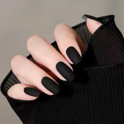 COSMOO Black Matte Nail Polish, Quick Dry Nail Lacquer for Nail Art Varnish, Mist Effect Matte Finish Velvet Air Dry Nail Polish - 10ml (Black, 0.34 fl oz)
