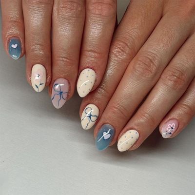 Bow Press on Nails Short Fake Nails Almond False Nails with Designs Heart Flower Acrylic Glossy Full Cover Glue on Nails Press ons Blue Cute Artificial Stick on Nails for Women Manicure 24 Pcs