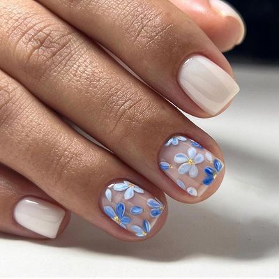 MERVF Square Press on Nails Short Fake Nails Press ons Blue Floral Glue on Nails White Squoval Acrylic Nails Spring False Nails with Flower Design Glossy 24pcs, 0289Blue