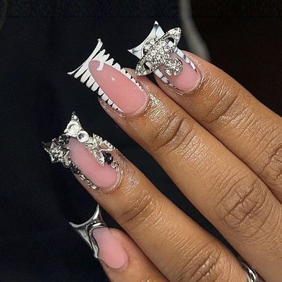 Press on Nails Duck Shaped Glossy Full Cover Medium Acrylic Duck Black French False Nails with Floral Gems Designs Artificial Fake Nails with Charms Glue ons Nails Stick on Fingernails for Women