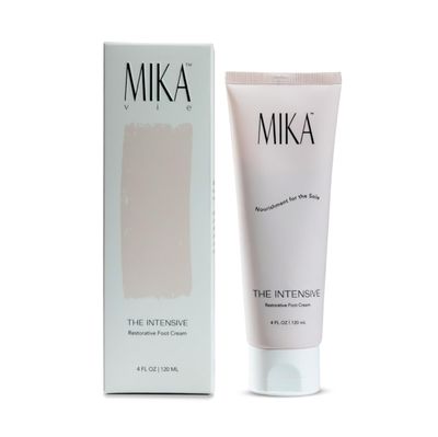 Luxury Foot Cream for Dry Cracked Heels | 25 Urea Cream for Feet with Vitamin E | Foot Moisturizer &amp; Cracked Heel Treatment | Naturally Scented, Paraben and Phthalate Free