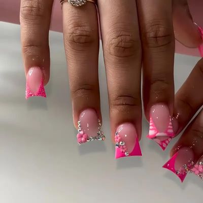 Pink Duck Press On Nails Medium French Tip False Press-On With Rhinestone Design, Cute French Nails Press ons 3D Flower Stick on Nails Glue-On Duck Shape Acrylic Nails for Women DIY Daily Wear