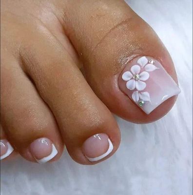Press On Toenails for Women, ANYOS Short French Tip Arcylic Fake Toe Nails, Big Square False Toes Nails,24 Pcs Artificial (Rhinestones Flower)