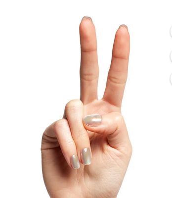 Olive & June Instant Mani Press-On Nails (Glue) | Extra Short, Round | 42 Fake Nails, 21 Sizes | Non-Toxic, Long-Lasting | Recycled Materials | Realistic, Salon-Quality at Home | Sheer Lavender Silver