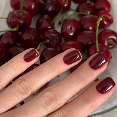 Press On Nails - Round Headed Short Glossy Dark Red Wine Cherry Crystal Acrylic Artificial Nails - Set of 24 Pcs