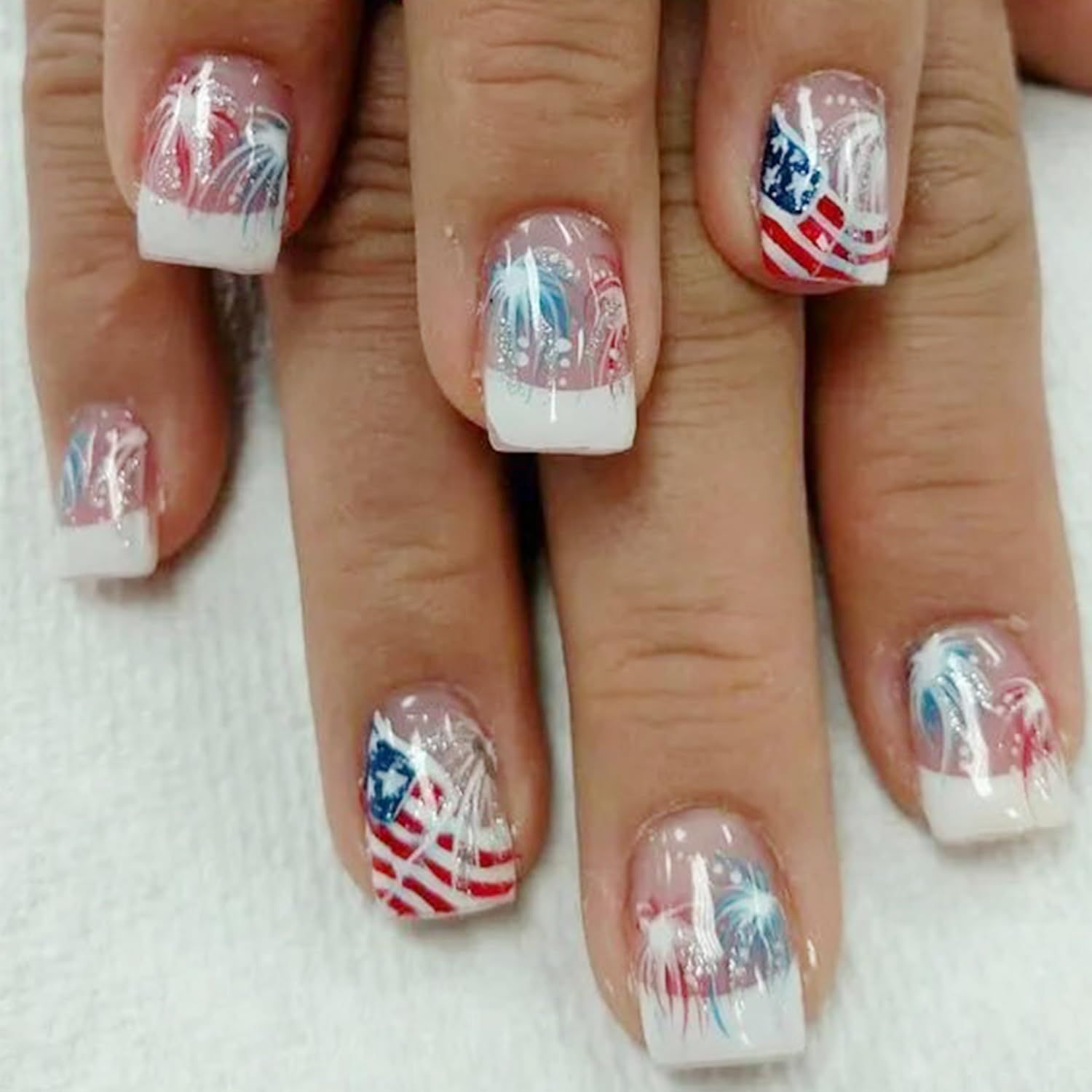 24Pcs Independence Day French Tip Press on Nails Short Square Fake Nails American Flag Design Glue on Nail Red Blue Fireworks Chrome False Nails Electroplating Acrylic Nails 4th of July Patriotic Nail