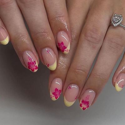 French Tip Press on Nails Almond Short Fake Nails with Red Flowers Design Full Cover False Nails Nude Pink Acrylic Nails Spring Cute Flowers Stick on Nails Glue on Nails for Women Nail Art 24Pcs