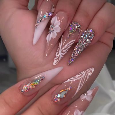 MISUD Press on Nails Long Stiletto Fake Nails Glossy Glue on Nails White Flower Acrylic Nails Almond Artificial Nails Bling Glitter Stick on False Nails with Rhinestone Design for Wedding 24pcs