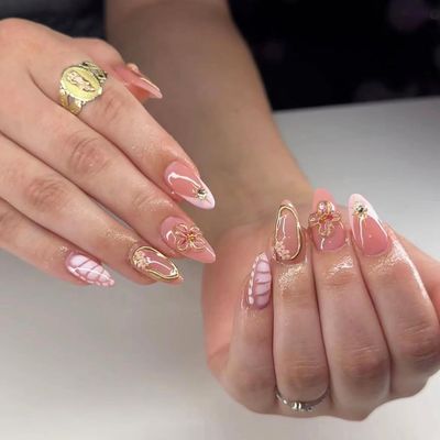 24 Pcs French Tip Press on Nails Medium Almond 3D Spring Flower Fake Nails with Charms Design Pink Floral False Nails Full Cover Glue on Nails Reusable Acrylic Nails for Women Girl Nail Decoration