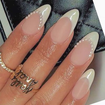 Foccna Press on Nails White Pearl Fake Nails Tips Almond Womens French False Nails White Medium Glossy Daily Wear Artificail Nails for Nail Art Manicure Decoration,24pcs