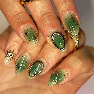 3D Gold Sun Star Press on Nails Short Almond Green Fake Nails Handmade False Nails 3D Gold Curve Line Design Gel Glue on Nails Glossy Stick on Nails for Coquette Women Gothic Nails 30 Pcs
