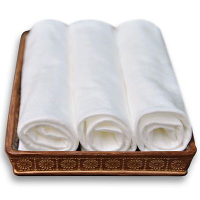DAVELEN Disposable Large Luxury Towels (50-Count) Spa and Salon Quality Softness for Guests, Clients | Hair, Face, Body Use | Luxurious Comfort, Ecofriendly (100, 32x16 inches)
