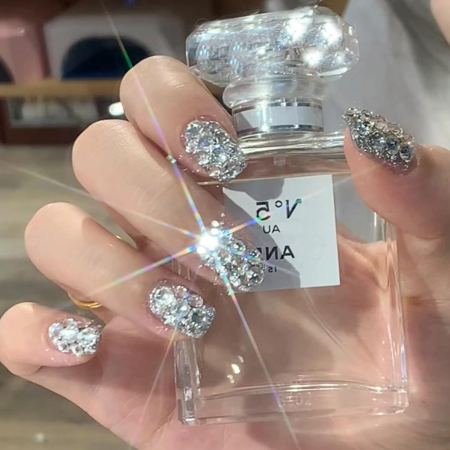 24Pcs Short Press on Nails Luxury Rhinestone Fake Nails Elegant Glue On Nail with Sparkly Rhinestones Gem Design Silver Glitter Acrylic False Nails for Women Manicure Decoration
