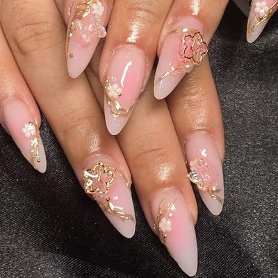 24Pcs 3D Flower Press on Nails Medium Almond Fake Nails with Gilding Flower Charms Design Pink False Nails Glitter Artificial Nails Full Cover Glue on Nails Spring Handmade Stick on Nails for Women
