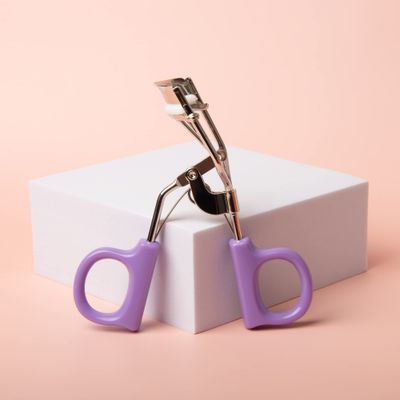 Trim Classic Eyelash Curler - Professional Makeup Tool Creates Eye-Opening &amp; Lifted Lashes - 100 Silicone Cushioned Curler Pad - Made with Stainless Steel - Pinch Free Curl