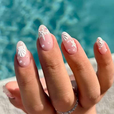 Summer Beach Press on Nails 3D Acrylic Nails Medium Almond Fake Nails Shell French False Nails with 3D Seashell Starfish Design Glue on Nails Full Cover Stick on Nails for Women Girls Manicure 24Pcs