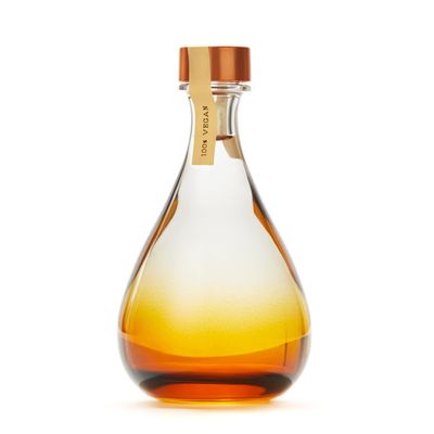 ESSCENTIALS Happy Hour Fragrance Mist - Beautiful and Light Spray Fragrance from Nature - Vegan and Non-Toxic Mist Featuring Notes of Ginger and Grapefruit - 2.0 Oz / 60ml