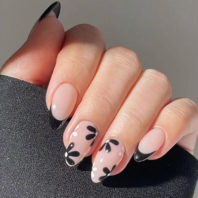 Press on Nails for Women Black French Almond Fake Nails Tip with Flowers Design Full Cover False Nails Stick on Nail Acrylic Nails 24 Pcs