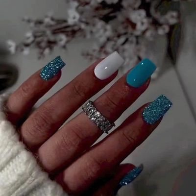 MISUD Short Square Press on Nails Squoval Fake Nails Glossy Glue on Nails Summer Acrylic Nails Blue Artificial Nails Bling Glitter Stick on False Nails with Design 24 pcs