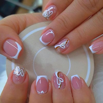 White French Tip Press on Nails Short Square Fake Nails with Glitters Line Heart Design Glossy Glue on Nails Pink Nail Tips Full Cover False Nails Artificial Acrylic Nails for Women Girls 24Pcs