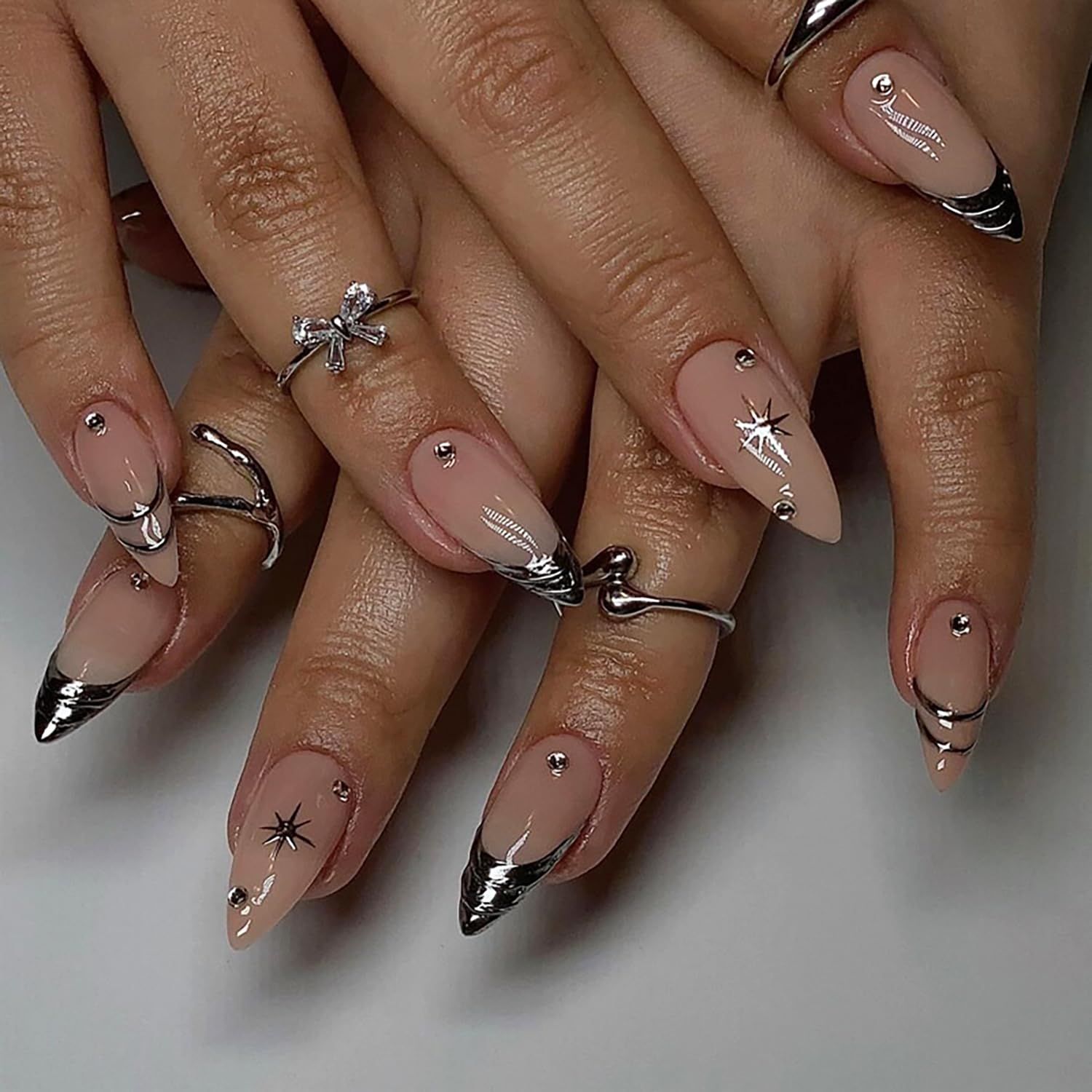 24 Pcs Silver Press on Nails Short Almond Fake Nails with Rhinestone Designs French Tip False Nails Glue on Nails Silver Star Full Cover Acrylic Nails Stick on Nails for Women Nail Decoration