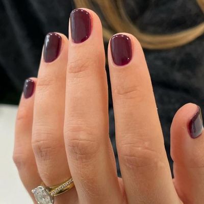 Extra Short Press on Nails Square Wine Red Fake Nails Petite Solid Color Acrylic Nails Fall Short False Nails with Designs Artificial Stick on Nails for Women Girls DIY Manicure Decorations