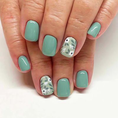 Spring Green Press on Nails Short Square Fake Nails Glossy False Nails with Full Cover Small Flowers Leaves Designs Cute Spring Summer Artificial Acrylic Nails Short Glue on Nails for Women 24 Pcs