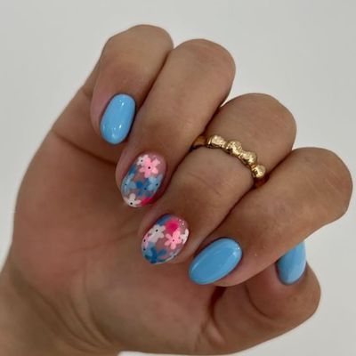 Short Press On Nails Oval Fake Nails Acrylic False Nails With Blue Flower Designs Artificial Blue Nails Press Ons Glossy Glue On Nails Short Full Cover Stick On Nails For Women