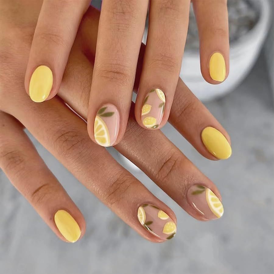 Yellow Press on Nails Short Round Fake Nails with Lemon Designs Nude Acrylic Nails Press ons Glossy Glue on Nails Spring Summer False Nails Artificial Stick on Nails for Women 24Pcs