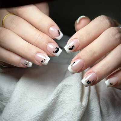 Hallowen Cat Press on Nails Short Square Shaped French Tip Fake Nails with Cute Cartoon Black Cats and Fish Design Pink Glossy False Nails Full Cover Acrylic Nails Stick on Nails for Women