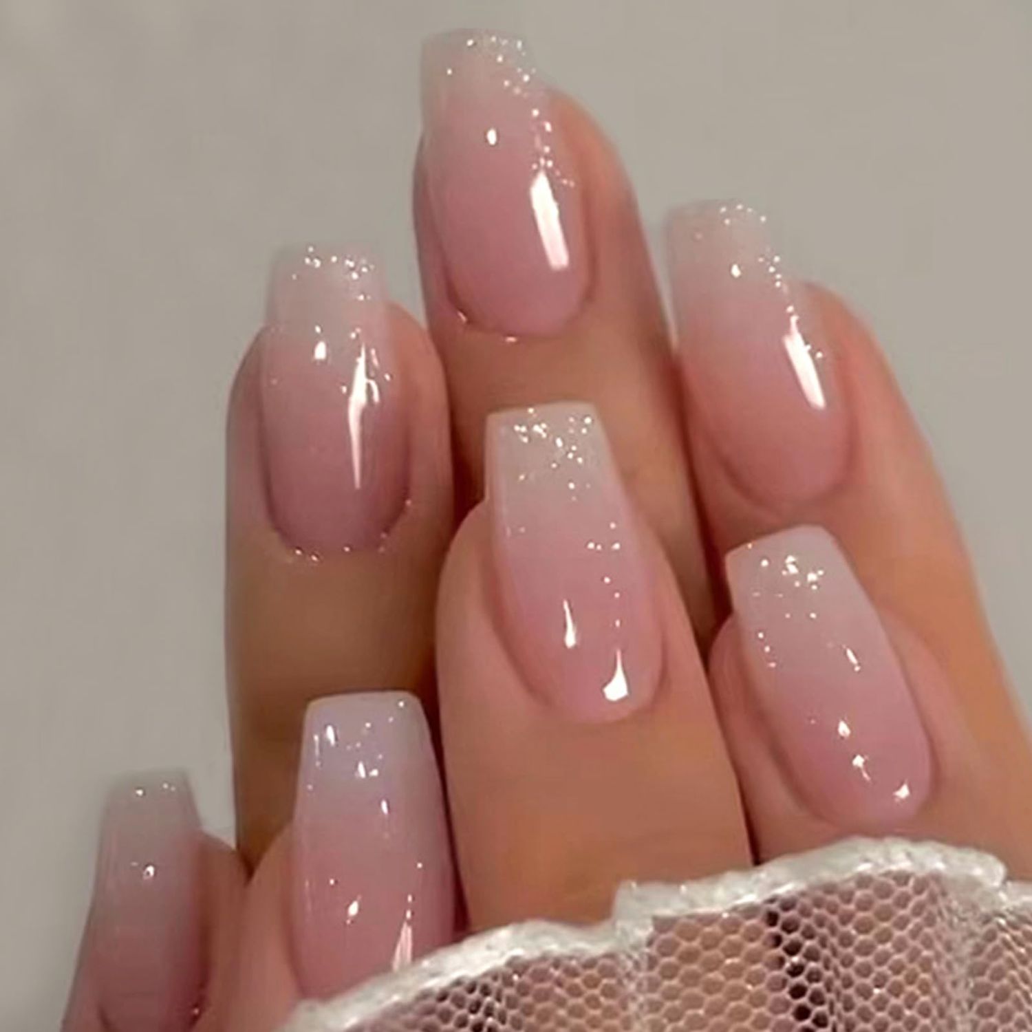 WAFOLOZE Nails Press onsMedium Press on Nails Coffin Ombre Pink Fake Nails with Glitter Powder Press ons Designs Acrylic Artificial False Nails Stick on Nails for Women 30pcs