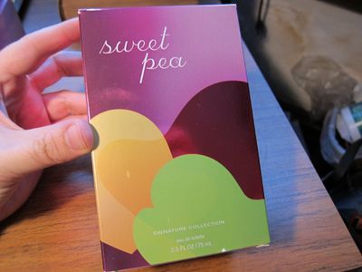 Bath and Body Works Sweet Pea Eau De Toilette Perfume Spray 2.5 Ounce Decorative Collectors Bottle New In Box
