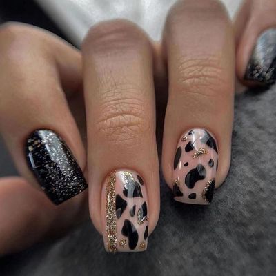 Cow Print Press on Nails Short Medium Square BAOYAALIN, Black Fake Nails with Glitter Design Gel Glue on Nails for Women Girls Full Cover Acrylic Artificial False Stick on Nail for Wedding 24Pcs