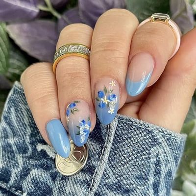 24Pcs Blue Flower Press on Nails Almond Medium Fake Nails French Tip Glue on Nails Blue Gradient Acrylic Nails Full Cover Spring Summer False Nails with Designs Flower Nails Art Decoration for Women