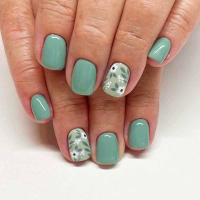 Green Press on Nails Short Square Fake Nails with Design Flower Glue on Nails Spring Nails Glossy Reusable Leaf False Nails Summer Nails for Women Girls Manicure 24pcs