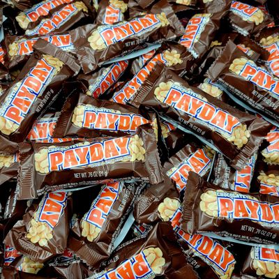 PayDay Chocolaty Peanut &amp; Caramel Candy Bars - Snack Size Individually Wrapped - Bulk Pack - 4 Pound (Pack of 1)